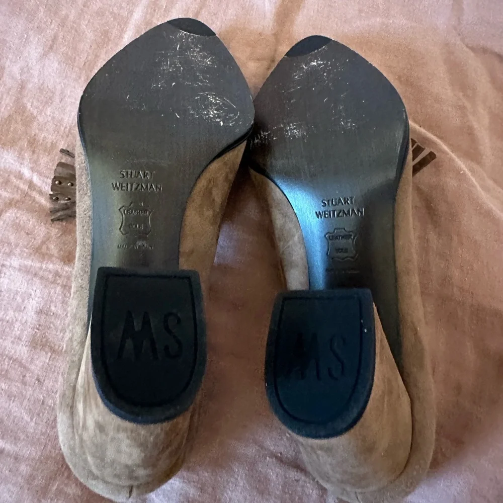 Stuart Weizman Broom Tassel Suede Block-heel Pumps size 5 1/2 M - Picture 4 of 5